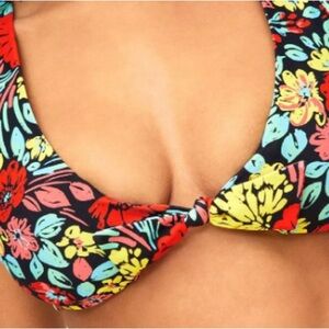 Salamanca Women's Bikini Top size Medium